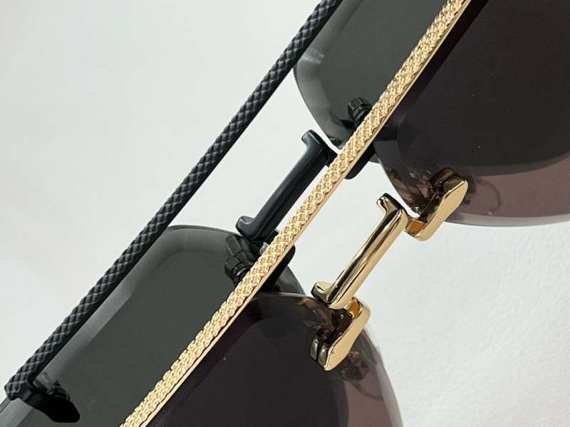 Picture of Chopard Sunglasses _SKUfw56602322fw